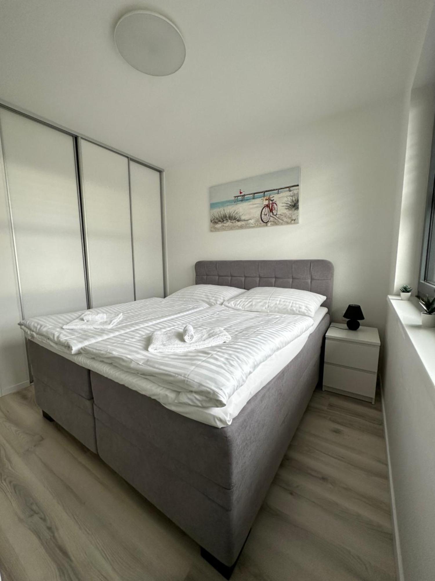 Ein Park Apartment With Free Parking Bratislava Esterno foto